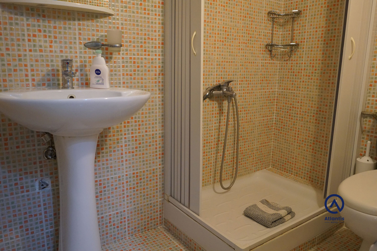 Bathroom 5, Hotel Atlantis, Central Macedonia