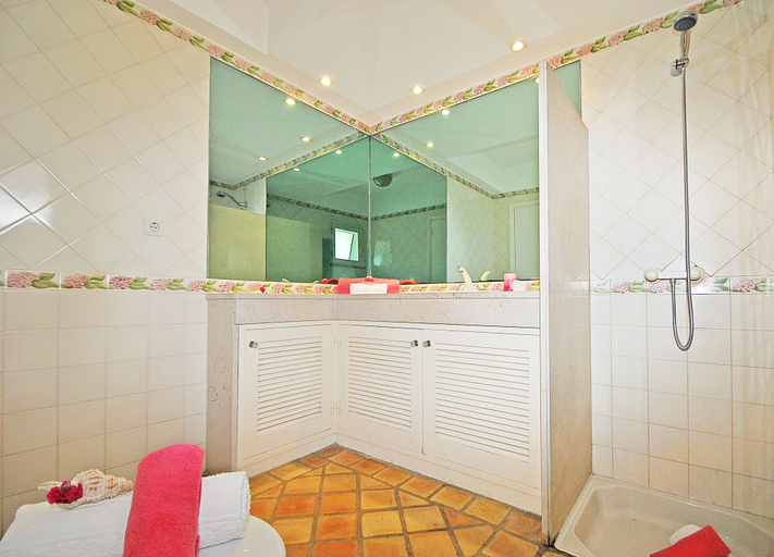 Bathroom 4, Villa Bogota, Albufeira