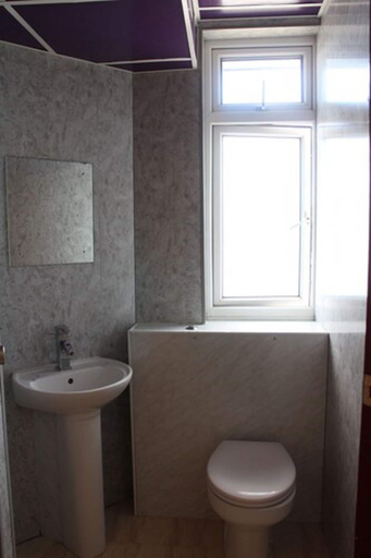 Bathroom 2, Grove Apartments, London