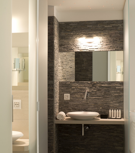 Bathroom 2, Aparthotel Duomo, Milano