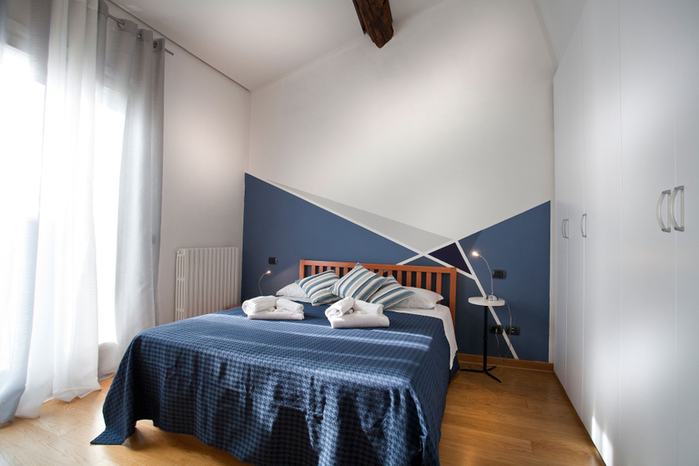 Room 4, Verona For Rent Blu Theater, Verona