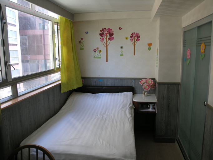 Bedroom 3, Majestic 7 Guest House, Kowloon