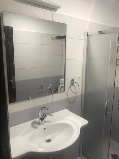 Bathroom 3, Eli Guest House, Bethlehem