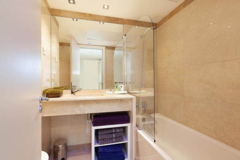 Bathroom 5, The Penthouse Barcelona, Barcelona