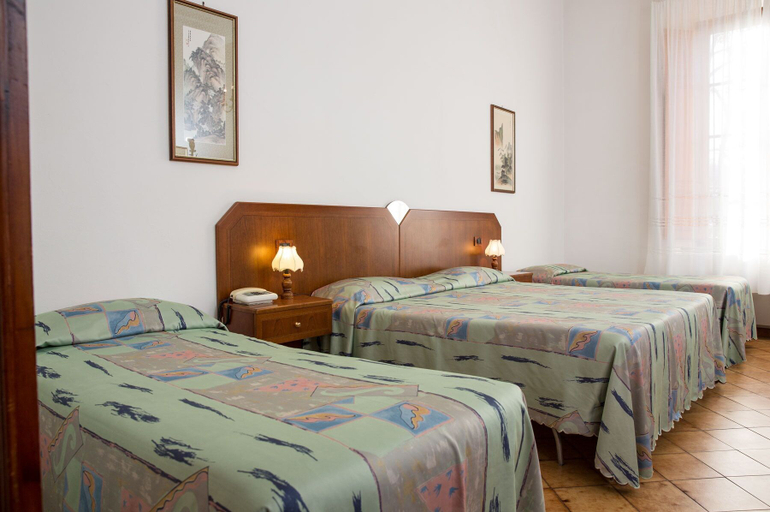Bedroom 3, Albergo Roma, Pisa