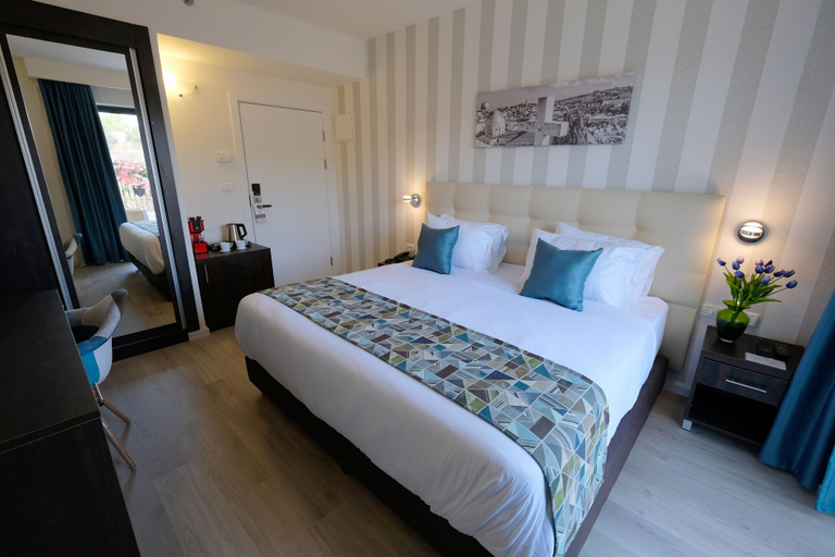 Bedroom 3, Tantur Hills Hotel - Jerusalem, Bethlehem