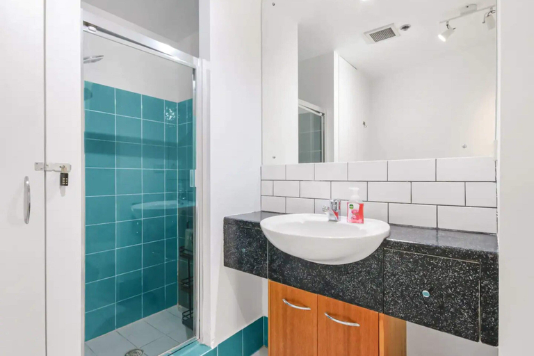Bathroom 3, Spacious 1 Bedroom Apartment in Teneriffe, Brisbane, Newstead