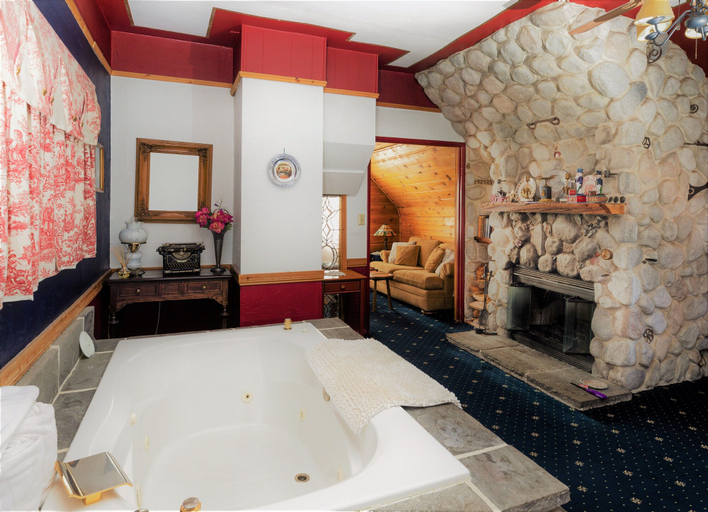 Bathroom 3, Gold Mountain Manor Bed and Breakfast, San Bernardino