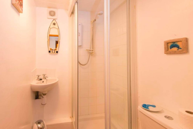 Bathroom 3, Jacobs Cottage, Cornwall