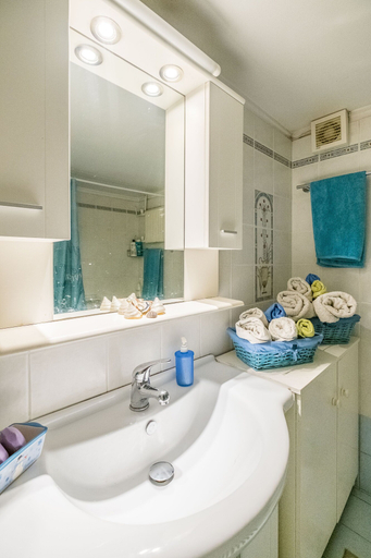 Bathroom 4, Beating Heart City Family Home Next to Beach, Crete