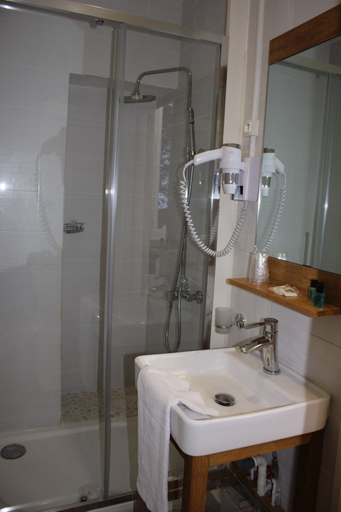 Bathroom 4, Chalet Hotel Les Campanules, Haute-Savoie