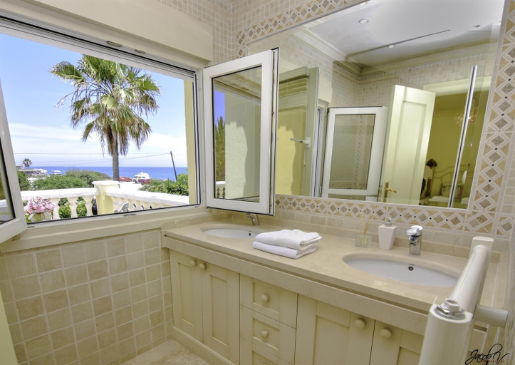 Bathroom 4, Exquisite Villa 50m To Beach, Málaga