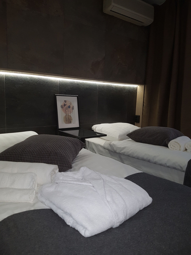 Bedroom 3, People Red Square Hotel, Central