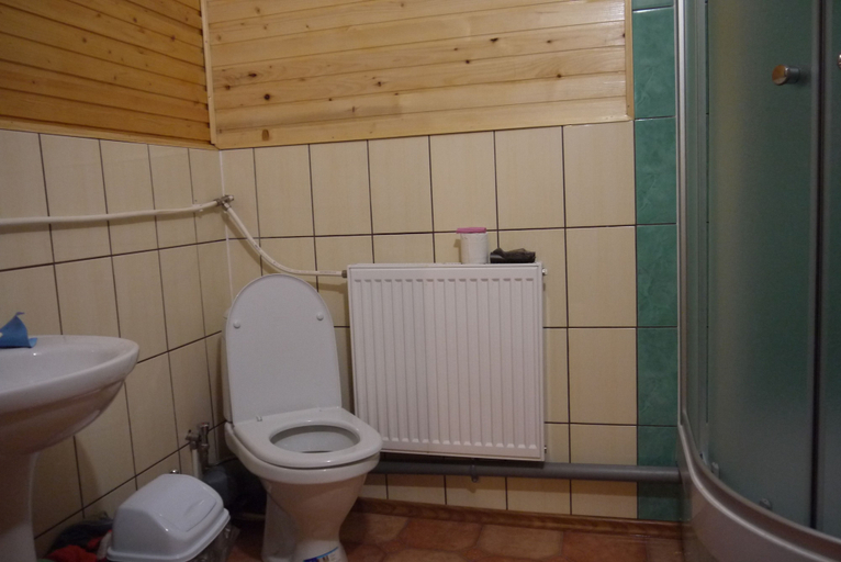 Bathroom 3, Barvy Skeli, Iaremchans'ka