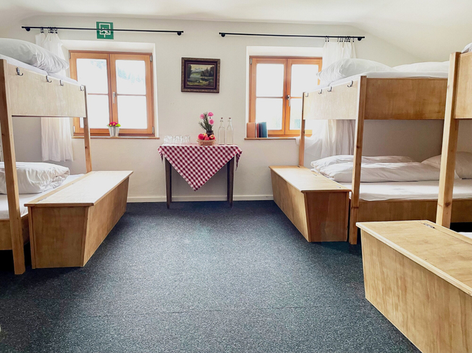 Bedroom 4, Berghotel Altes Wallberghaus, Miesbach