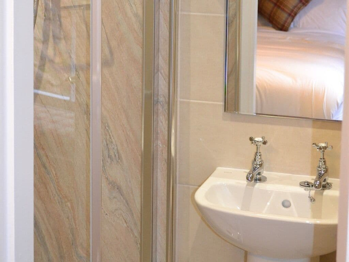 Bathroom 4, The Stapylton Arms, North Yorkshire