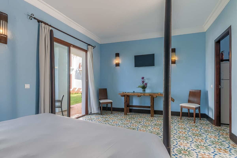 Bedroom 2, Apartamentos Turísticos Bahía de Trafalgar, Cádiz