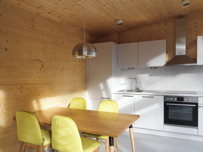 Others 5, Mondholz - Urban Inn 24-7, Innsbruck