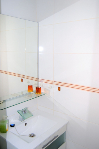 Bathroom 2, Holyday Center A02, Girona