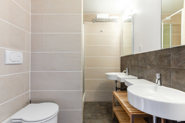 Bathroom 5, hotel Turan, Isère