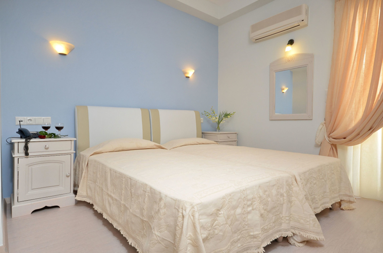 Bedroom 3, Hotel Blue Sky, South Aegean