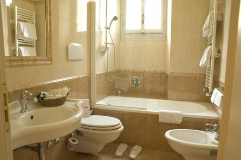 Bathroom 4, Hotel Villa Carlotta, Florence