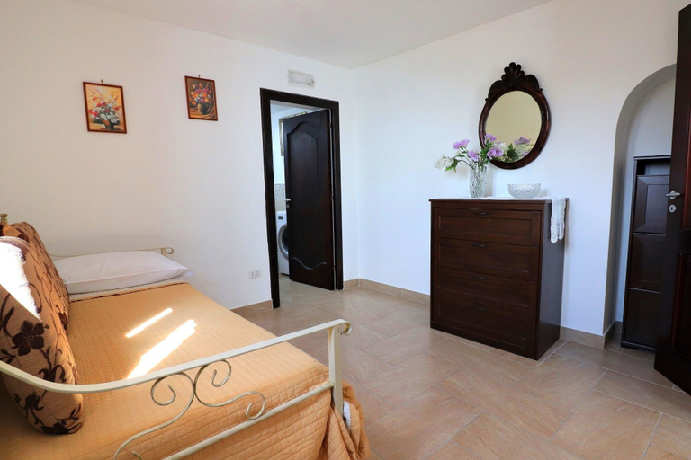 Bedroom 2, Maison Lirio, Salerno