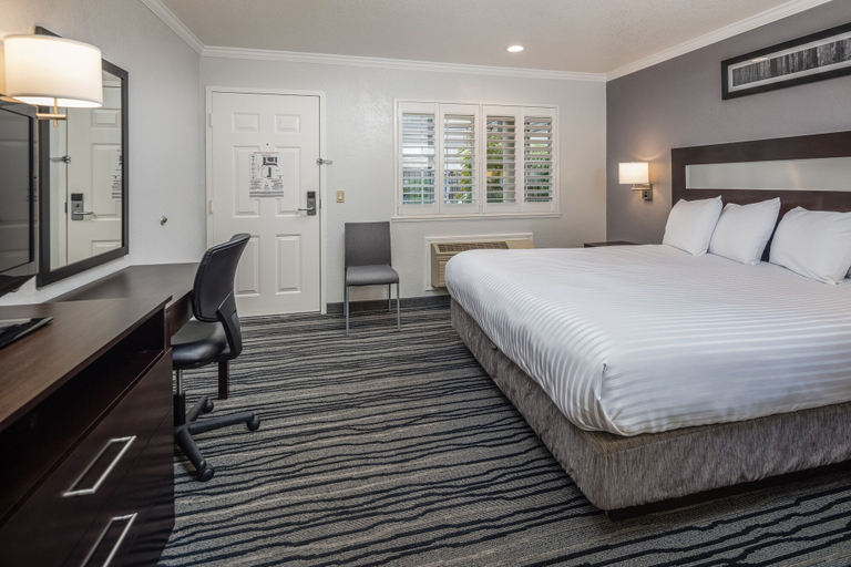 Bedroom 3, Redwood Creek Inn, San Mateo