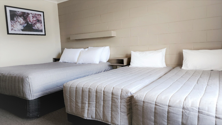 Bedroom 2, Admella Motel, Glenelg - Portland