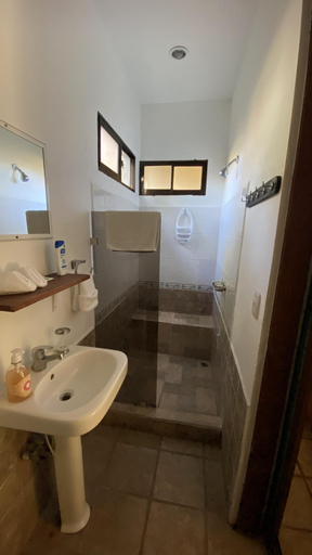 Bathroom 4, Hotel La Posada and Jungle, Aguirre