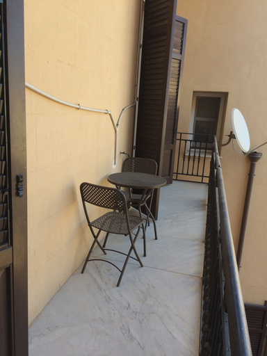 Balcony, Elegante App.to in Centro, Palermo