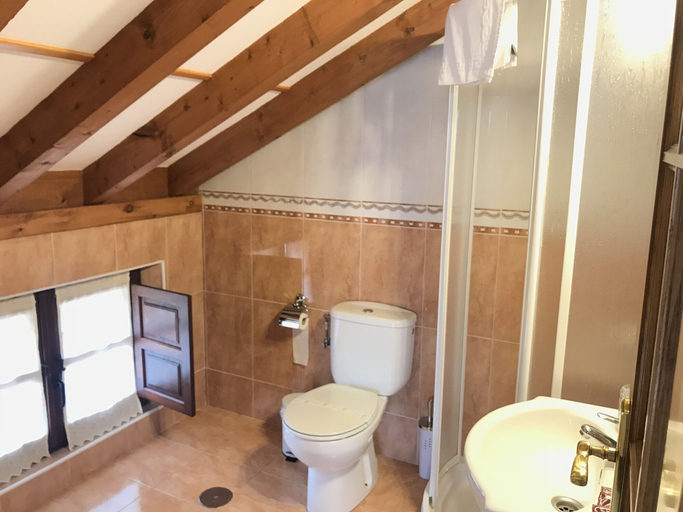 Bathroom 4, Posada Rural La Cabaña de Salmon, Cantabria