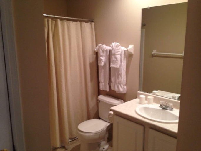 Bathroom, BridgeStreet at Pines at Tuttle Crossing, Franklin