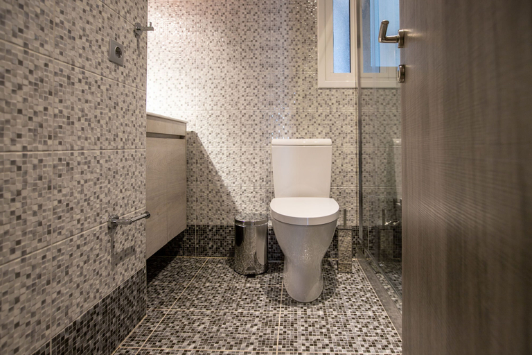 Bathroom 3, Luxurious 4 Bdrm 3Bath Apt 1- Athens, Attica