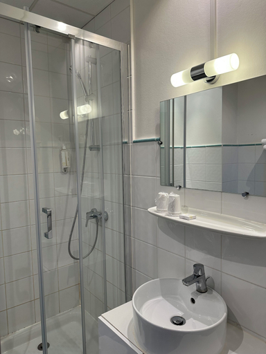 Bathroom 4, Hôtel Du Centre Annemasse, Haute-Savoie