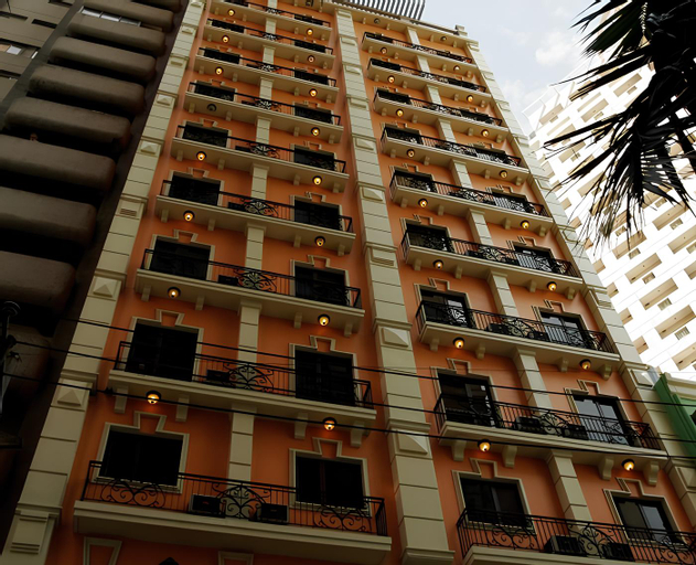 Exterior & Views 7