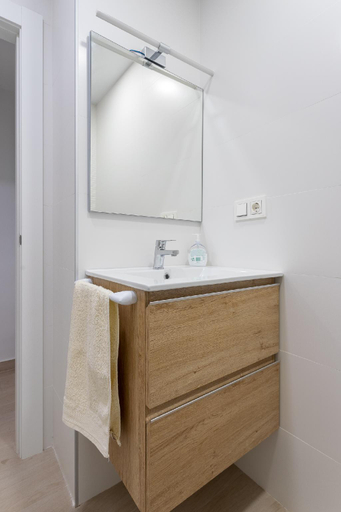 Bathroom 4, San Juan Alicante Beach Holiday Apartment, Alicante