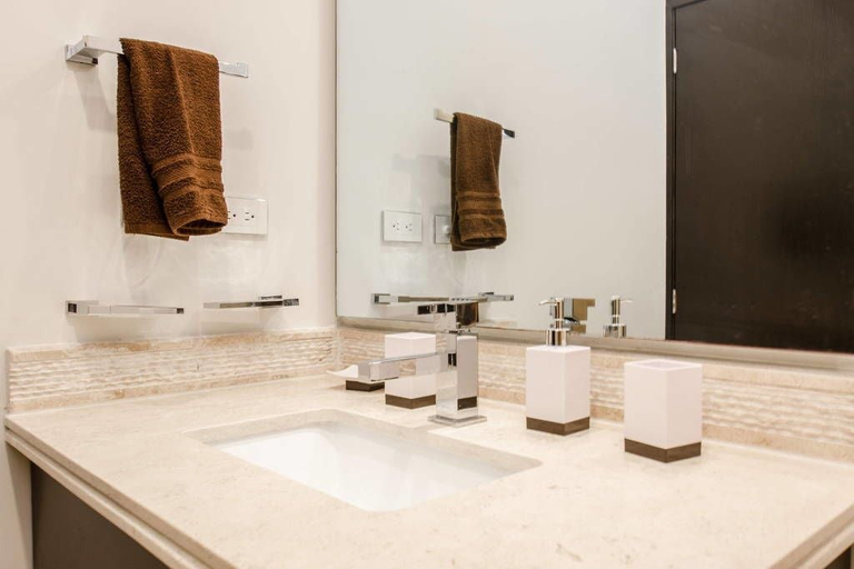 Bathroom 3, Heliko 104B by CocoBR, Cozumel