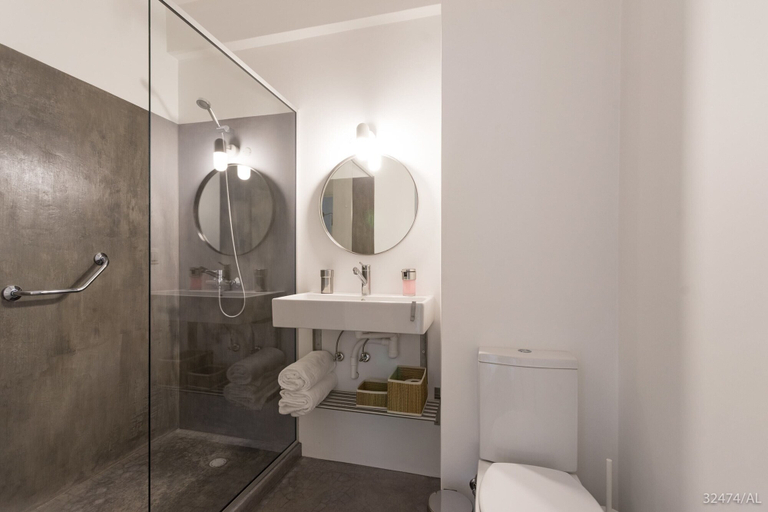 Bathroom 4, Elias Garcia II by An Island Apart, Funchal