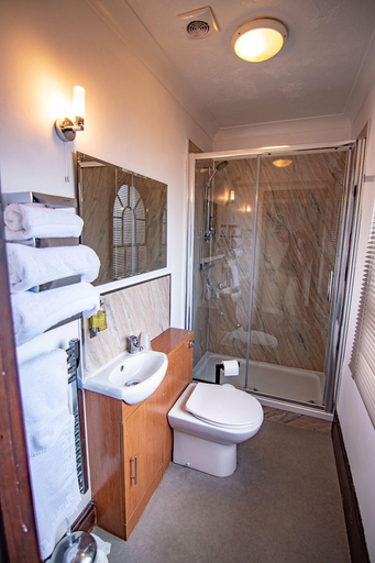 Bathroom, The Station Guest House, Suffolk