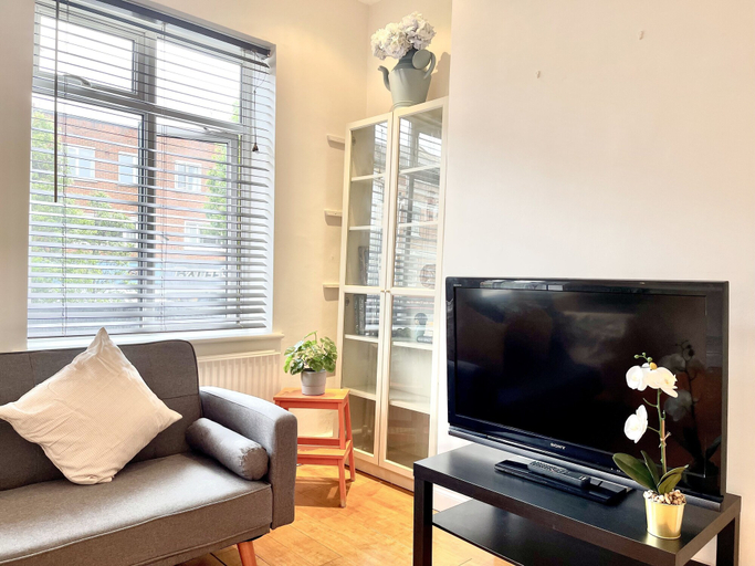 Others 5, Waterloo Luxury Apartment, London
