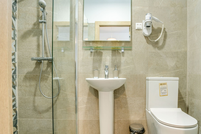 Bathroom 4, Ladomir Perovo, Eastern
