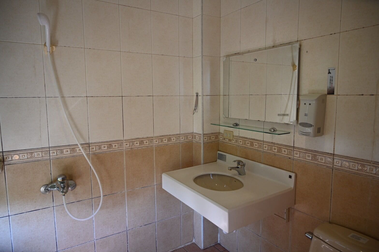 Bathroom 3, Dream Town, Nantou