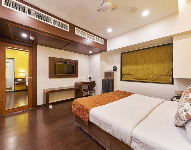 Bedroom 4, Hotel Vrishali Executive Kolhapur, Kolhapur