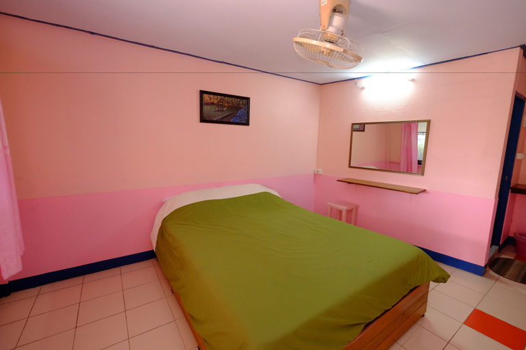 Bedroom 2, Penporn Guesthouse, Muang Mae Hong Son