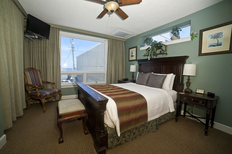 Bedroom 2, Desoto Beach Bed & Breakfast, Chatham