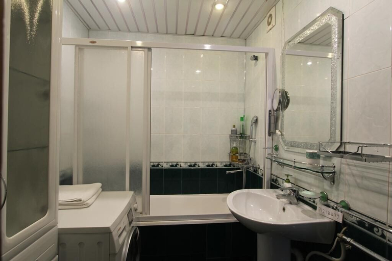 Bathroom, Spacious comfortable apartment, South-Eastern