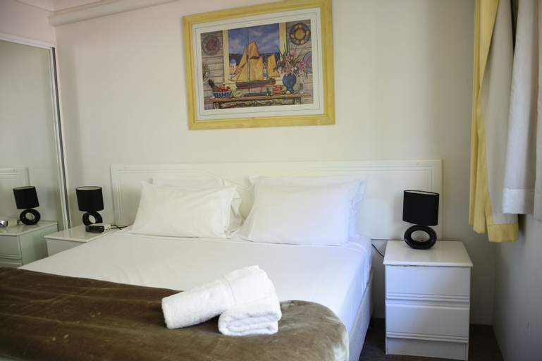 Bedroom 2, Copacabana Holiday Apartments, Gold Coast