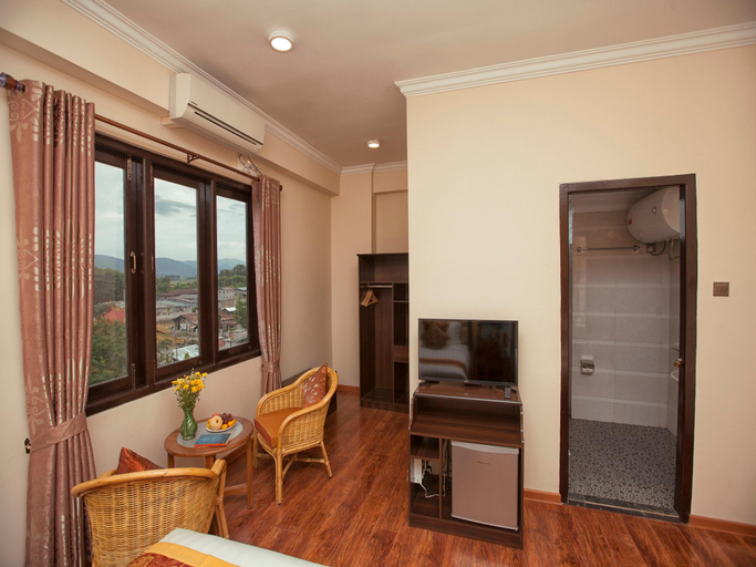 2, The Hotel Emperor-Inle, Taunggye