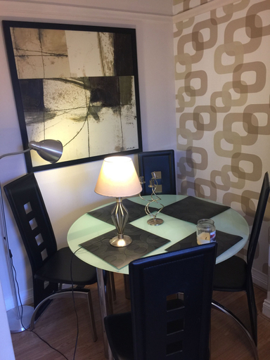 Others 4, Great location 1 Bedroom Scotstoun Flat, Glasgow